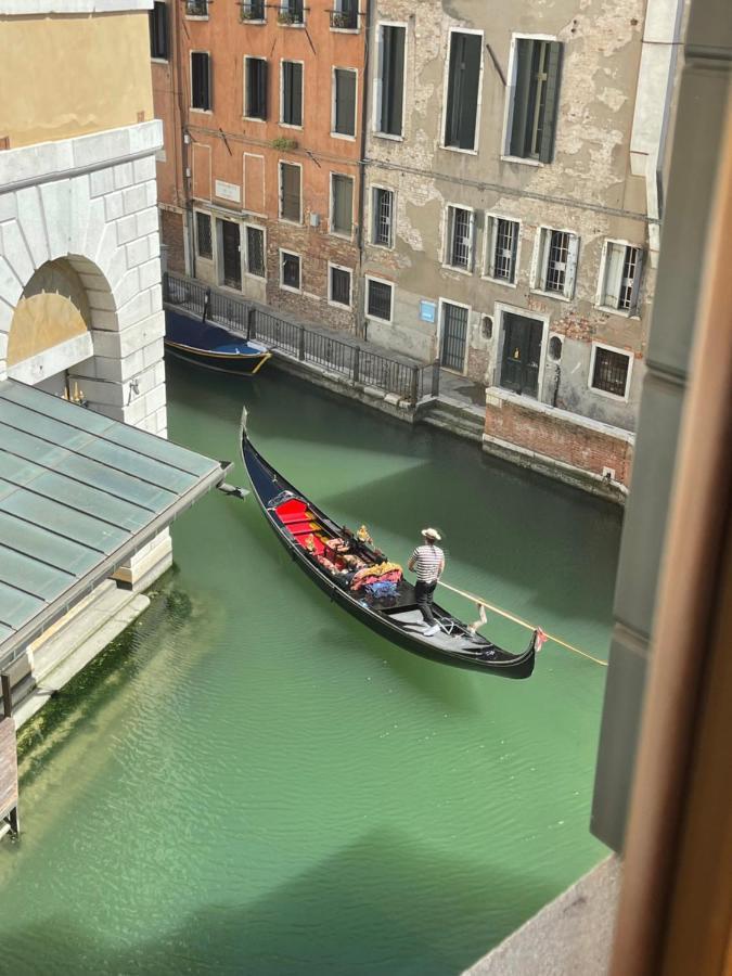 Casanova Fenice - Canal View Veneza Exterior foto