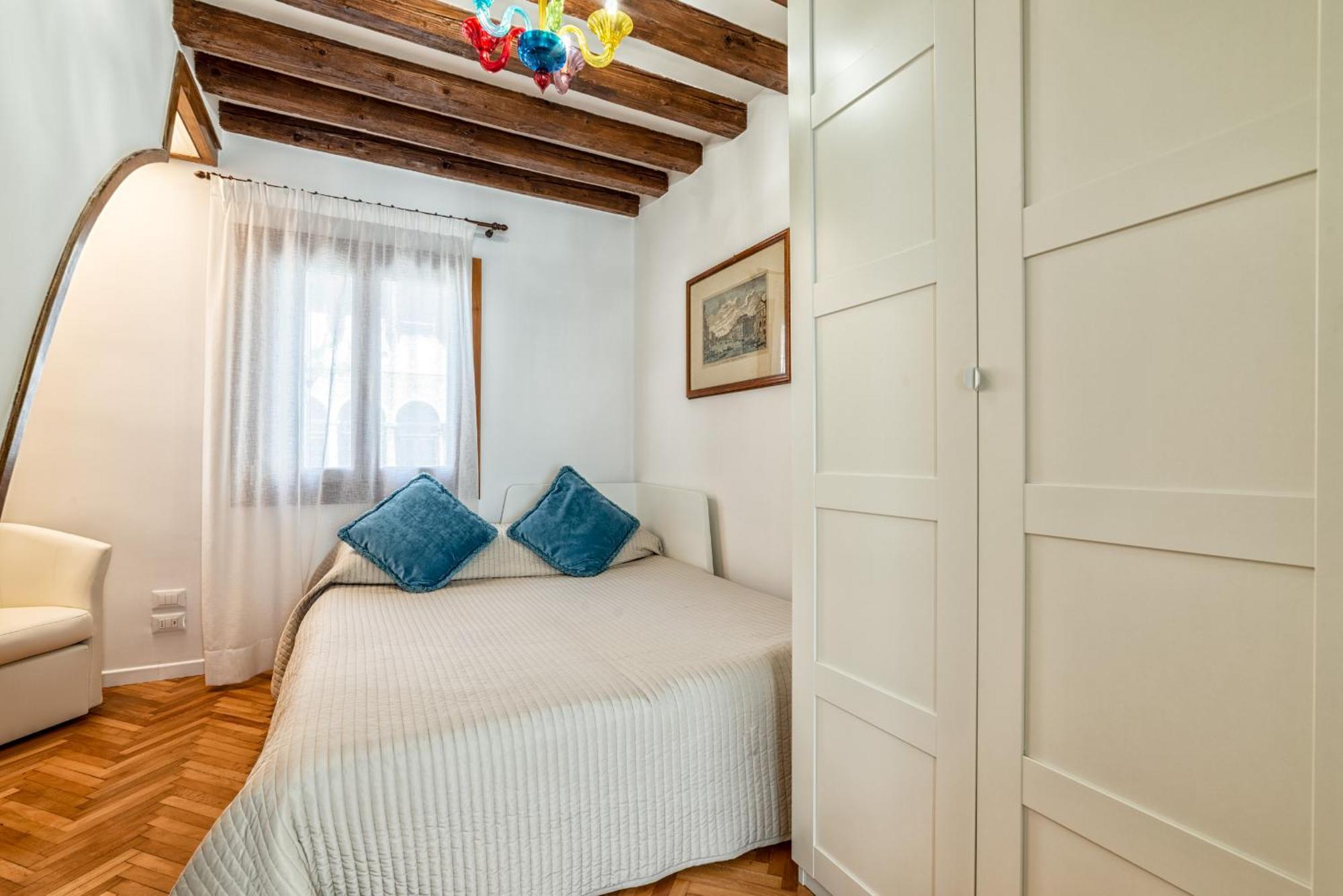Casanova Fenice - Canal View Veneza Quarto foto